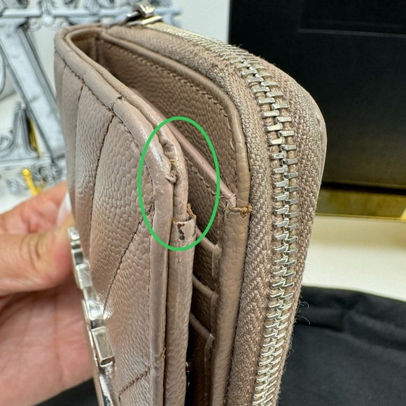 💯Authentic Yves Saint Laurent Compact wallet - Picture 3 of 5